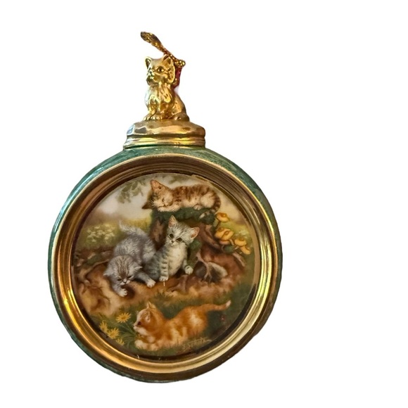 Bradford Editions Kitten Expeditions Porcelain Ornament Set - Picture 6 of 12